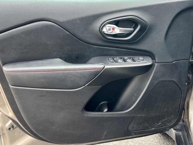 2020 Jeep Cherokee Trailhawk
