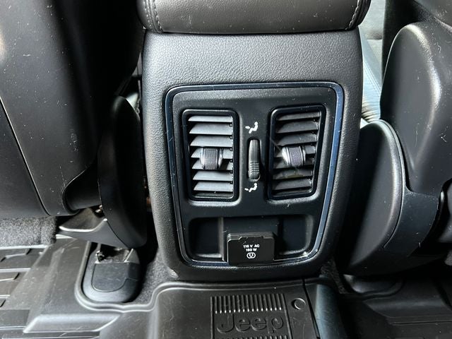 2021 Jeep Grand Cherokee Laredo X 4x4