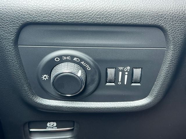 2026 Jeep Grand Cherokee GRAND CHEROKEE LAREDO X 4X4