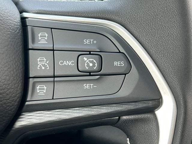 2026 Jeep Grand Cherokee GRAND CHEROKEE LAREDO X 4X4