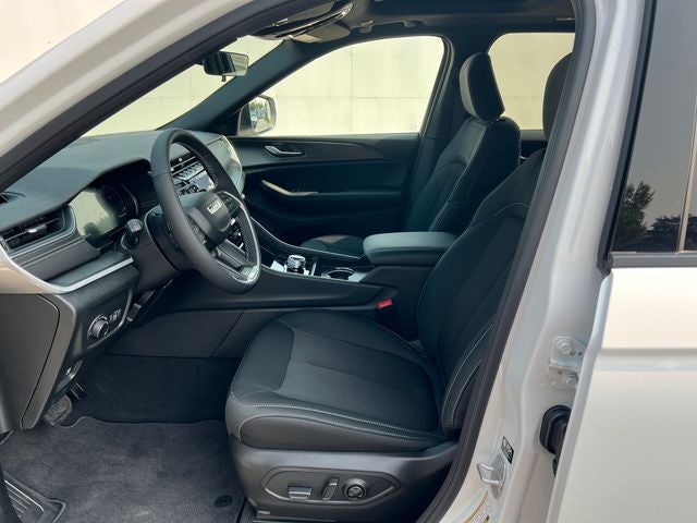 2026 Jeep Grand Cherokee GRAND CHEROKEE LAREDO X 4X4