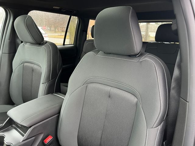 2026 Jeep Grand Cherokee GRAND CHEROKEE LAREDO X 4X4