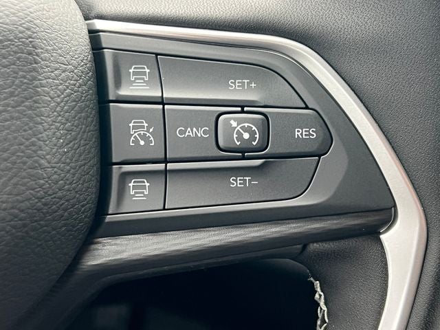 2026 Jeep Grand Cherokee GRAND CHEROKEE LAREDO X 4X4