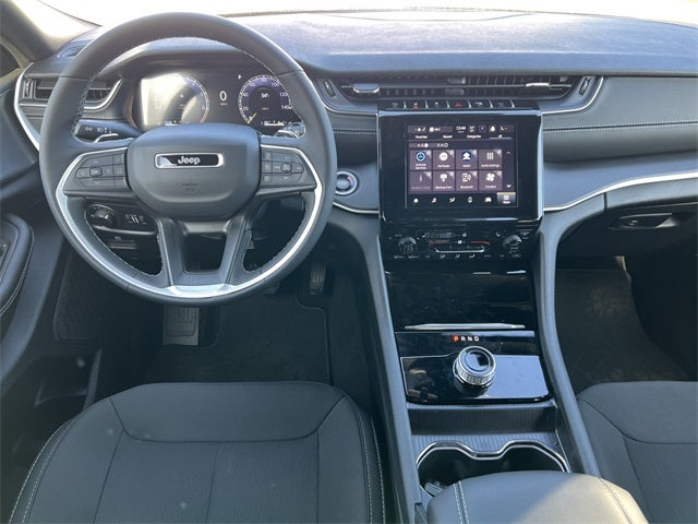 2025 Jeep Grand Cherokee GRAND CHEROKEE LAREDO X 4X4