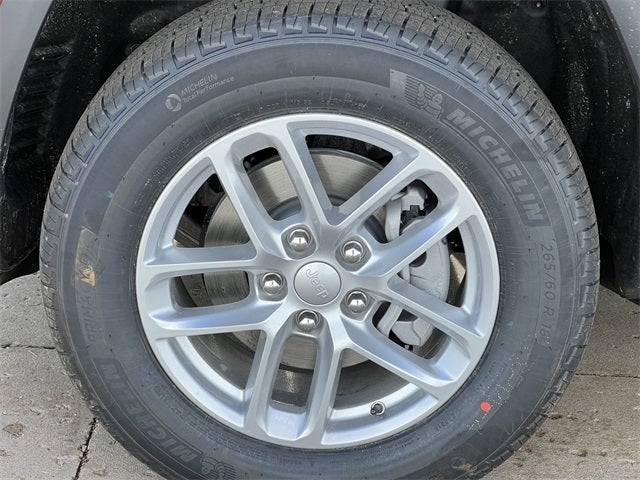 2025 Jeep Grand Cherokee GRAND CHEROKEE LAREDO X 4X4