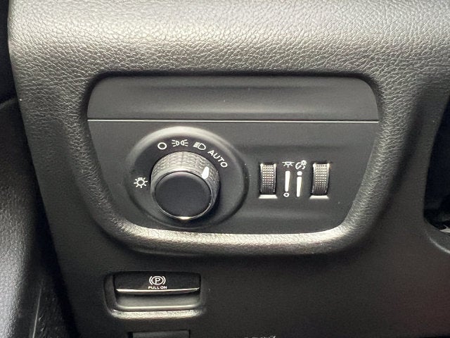 2027 Jeep Grand Cherokee GRAND CHEROKEE LAREDO X 4X4