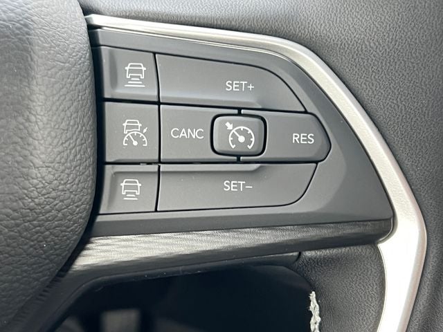 2027 Jeep Grand Cherokee GRAND CHEROKEE LAREDO X 4X4