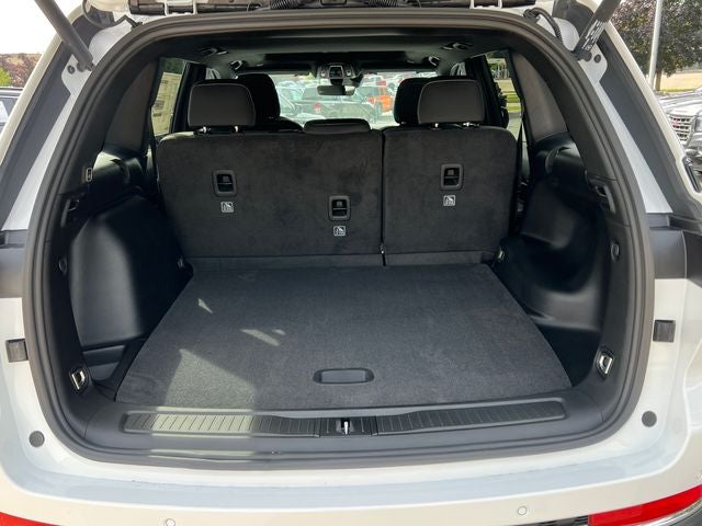 2027 Jeep Grand Cherokee GRAND CHEROKEE LAREDO X 4X4