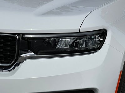2027 Jeep Grand Cherokee GRAND CHEROKEE LAREDO X 4X4