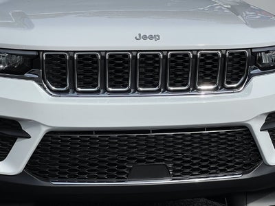 2027 Jeep Grand Cherokee GRAND CHEROKEE LAREDO X 4X4