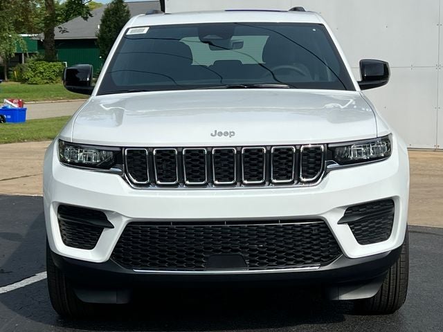 2027 Jeep Grand Cherokee GRAND CHEROKEE LAREDO X 4X4