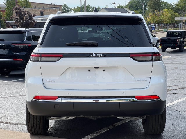 2027 Jeep Grand Cherokee GRAND CHEROKEE LAREDO X 4X4