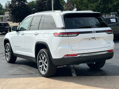 2027 Jeep Grand Cherokee GRAND CHEROKEE LAREDO X 4X4