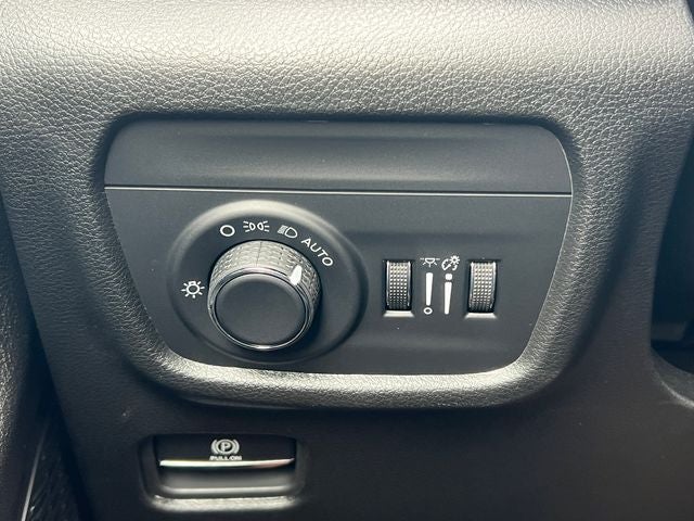 2026 Jeep Grand Cherokee GRAND CHEROKEE LAREDO X 4X4