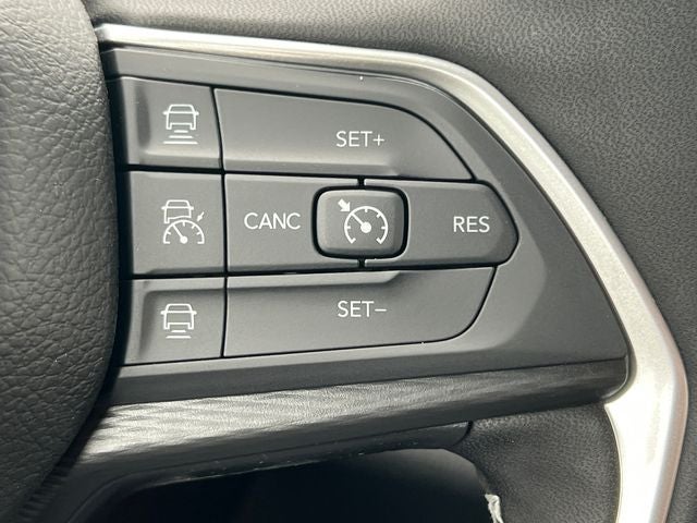 2026 Jeep Grand Cherokee GRAND CHEROKEE LAREDO X 4X4