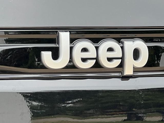 2026 Jeep Grand Cherokee GRAND CHEROKEE LAREDO X 4X4