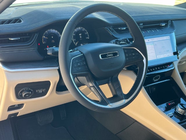 2027 Jeep Grand Cherokee GRAND CHEROKEE LIMITED 4X4