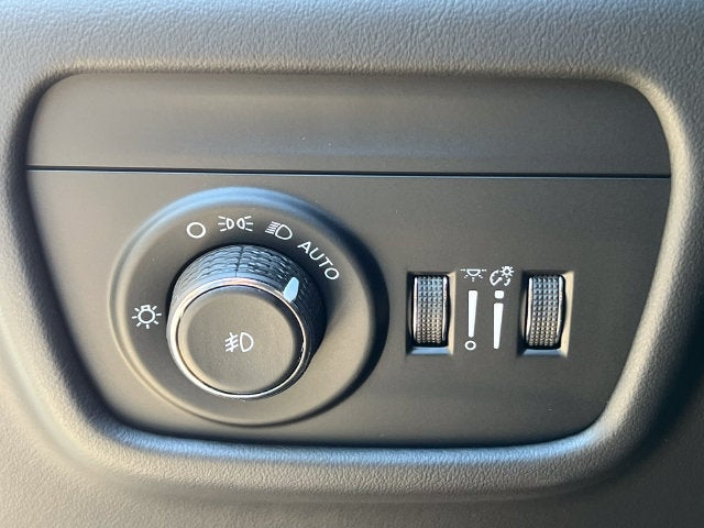 2027 Jeep Grand Cherokee GRAND CHEROKEE SUMMIT 4X4