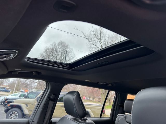 2023 Jeep Grand Cherokee L Altitude 4x4