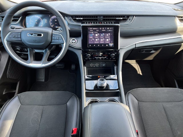 2025 Jeep Grand Cherokee L Altitude 4x4