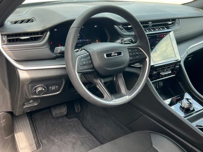2025 Jeep Grand Cherokee L Altitude 4x4
