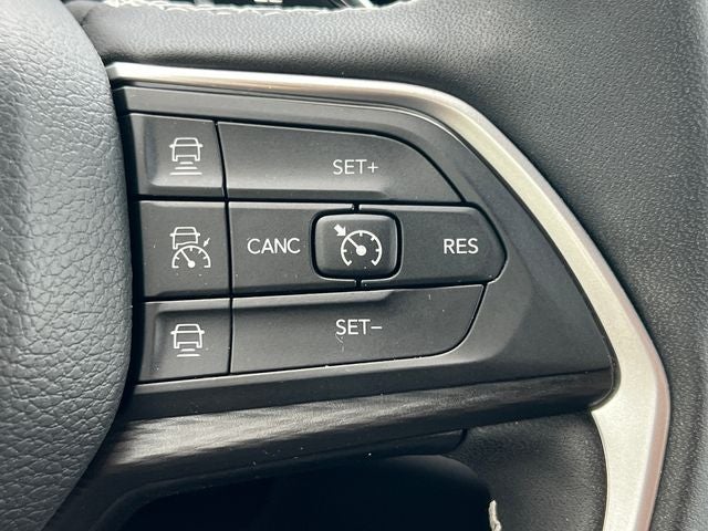 2025 Jeep Grand Cherokee L Altitude 4x4