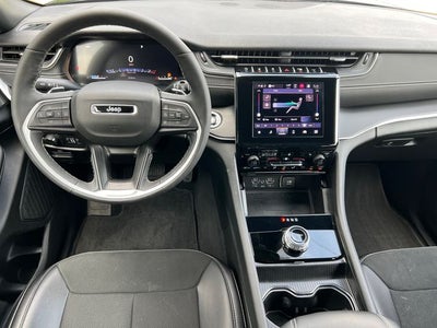 2025 Jeep Grand Cherokee L Altitude 4x4
