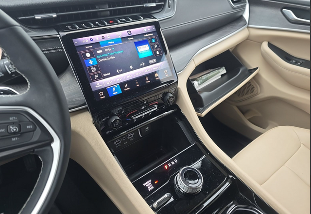 2023 Jeep Grand Cherokee L Limited 4x4