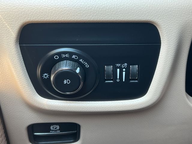 2025 Jeep Grand Cherokee L Limited 4x4