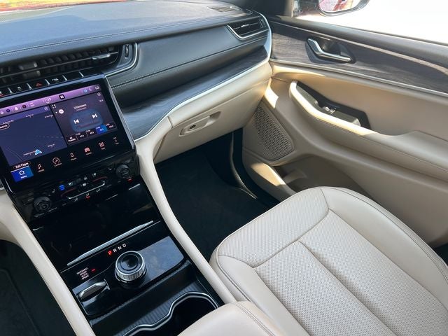 2025 Jeep Grand Cherokee L Limited 4x4