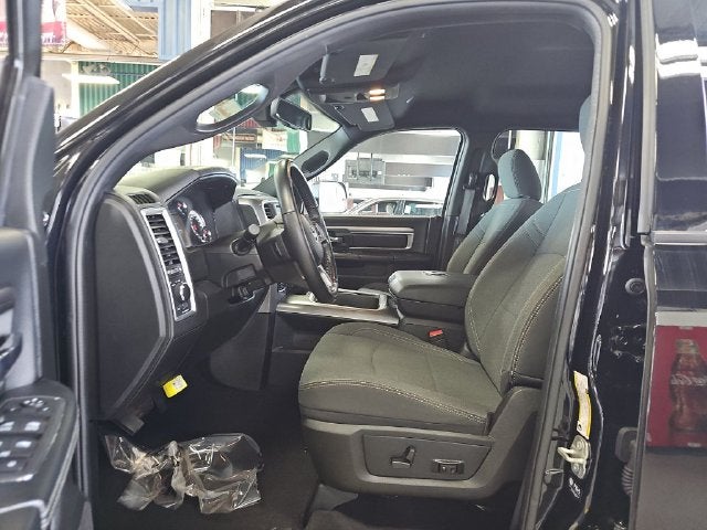 2024 RAM 1500 Classic Warlock Quad Cab 4x4 6'4' Box