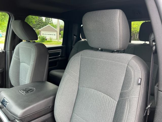 2024 RAM 1500 Classic Warlock Crew Cab 4x4 5'7' Box