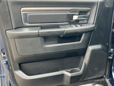 2024 RAM 1500 Classic Warlock Crew Cab 4x4 5'7' Box
