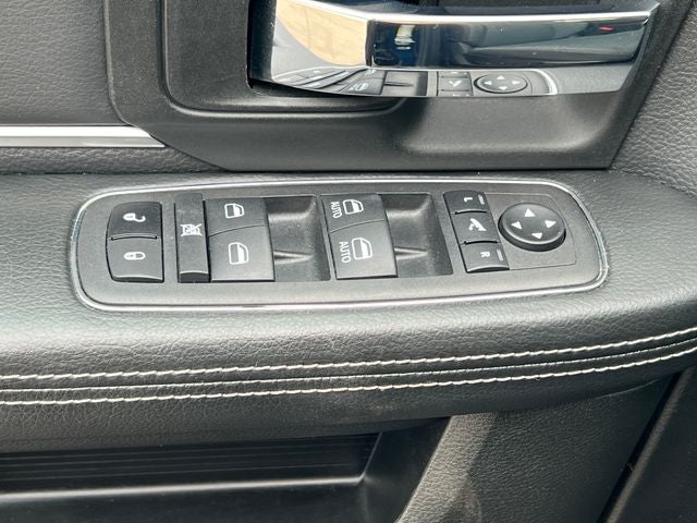 2024 RAM 1500 Classic Warlock Crew Cab 4x4 5'7' Box