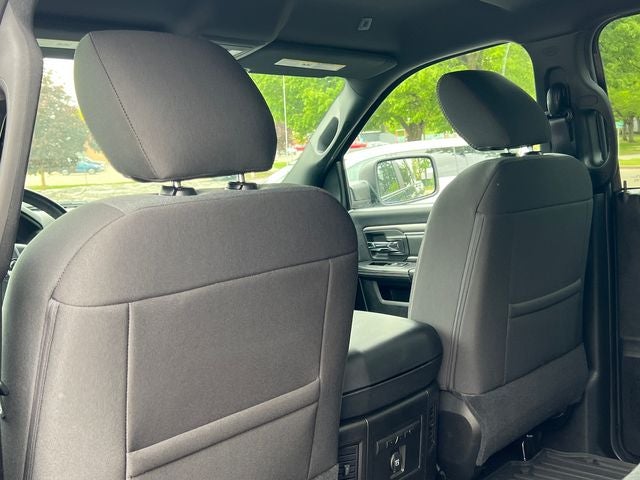 2024 RAM 1500 Classic Warlock Crew Cab 4x4 5'7' Box