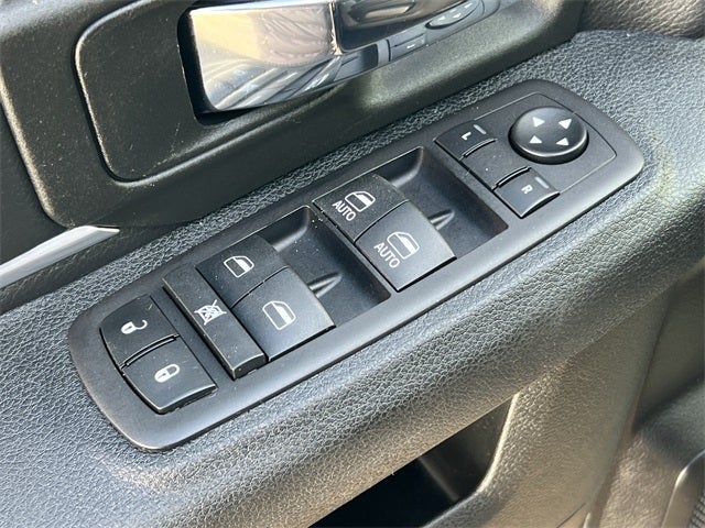 2024 RAM 1500 Classic Warlock Crew Cab 4x4 5'7' Box