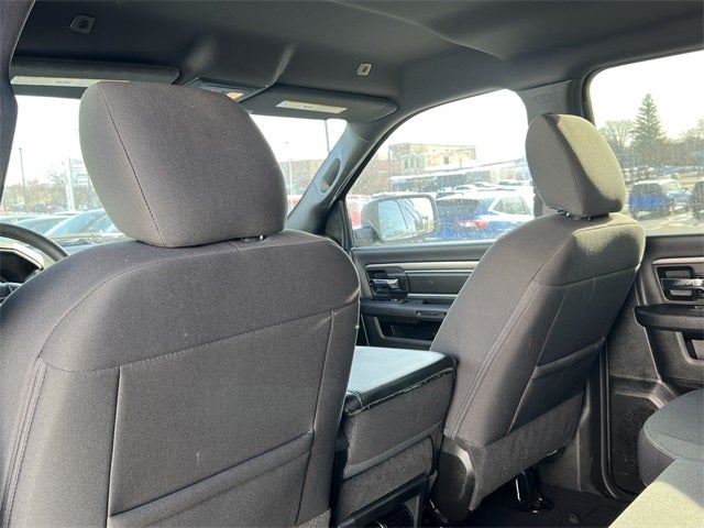 2024 RAM 1500 Classic Warlock Crew Cab 4x4 5'7' Box