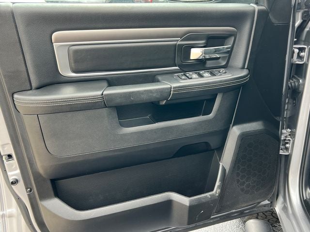 2024 RAM 1500 Classic Warlock Crew Cab 4x4 5'7' Box