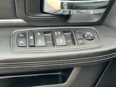 2024 RAM 1500 Classic Warlock Crew Cab 4x4 5'7' Box
