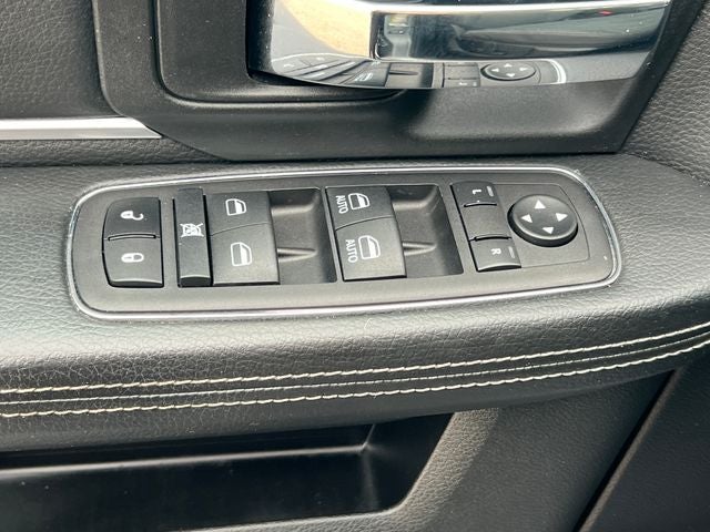 2024 RAM 1500 Classic Warlock Crew Cab 4x4 5'7' Box