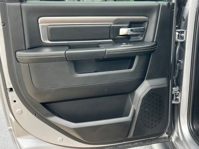 2024 RAM 1500 Classic Warlock Crew Cab 4x4 5'7' Box