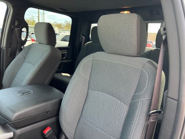 2024 RAM 1500 Classic Warlock Crew Cab 4x4 5'7' Box
