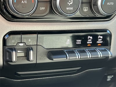 2022 RAM 1500 Big Horn Quad Cab 4x4 6'4' Box