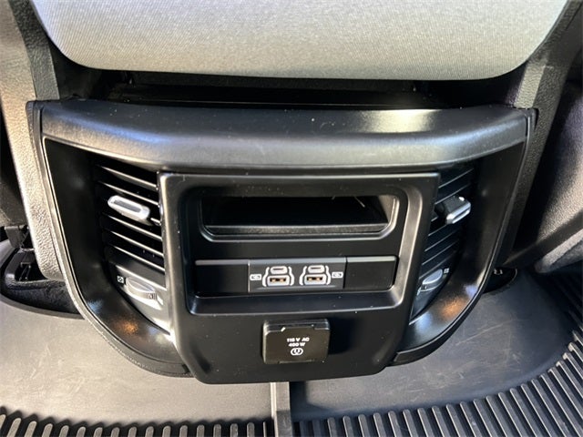 2022 RAM 1500 Big Horn Quad Cab 4x4 6'4' Box