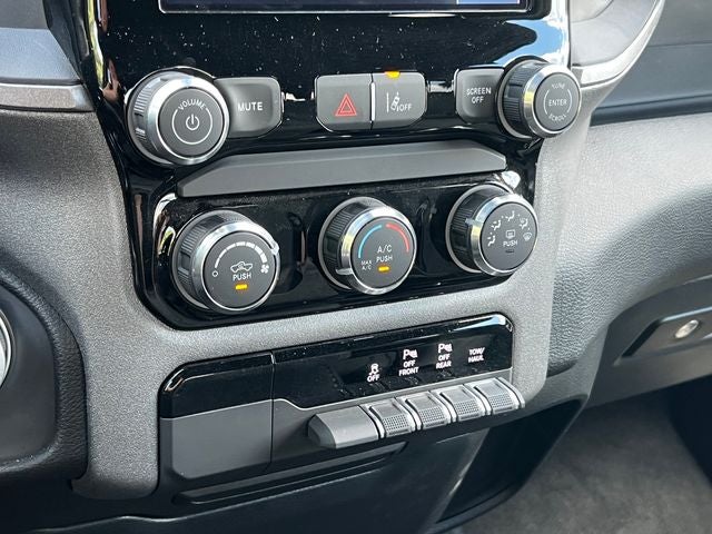 2025 RAM 1500 Tradesman Quad Cab 4x4 6'4' Box