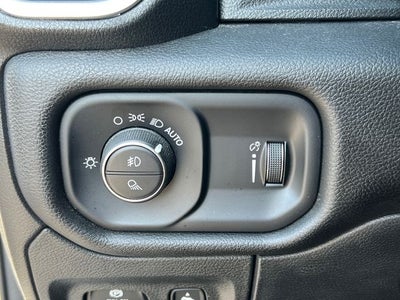 2023 RAM 1500 Big Horn Crew Cab 4x4 5'7' Box