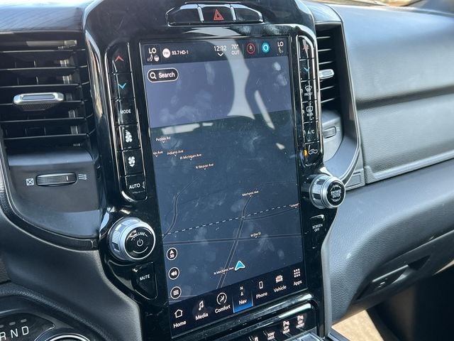 2023 RAM 1500 Big Horn Crew Cab 4x4 5'7' Box