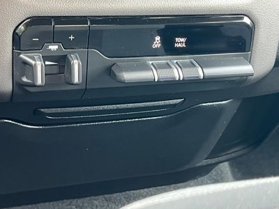 2020 RAM 1500 Big Horn Crew Cab 4x4 5'7' Box