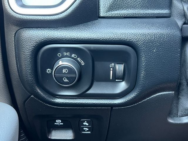 2021 RAM 1500 Big Horn Crew Cab 4x4 5'7' Box