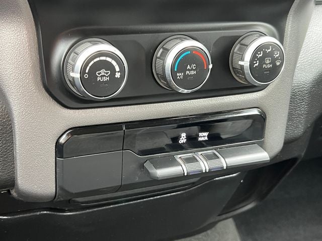 2019 RAM 1500 Big Horn/Lone Star Quad Cab 4x4 6'4' Box